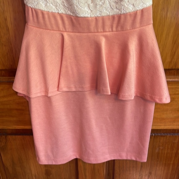 Trac Peplum & Lace Dress - Size Small🍑 - Picture 4 of 10